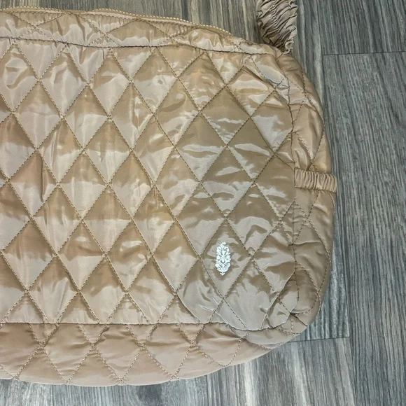 Free people Run About Sling Bag - Picture 6 of 9